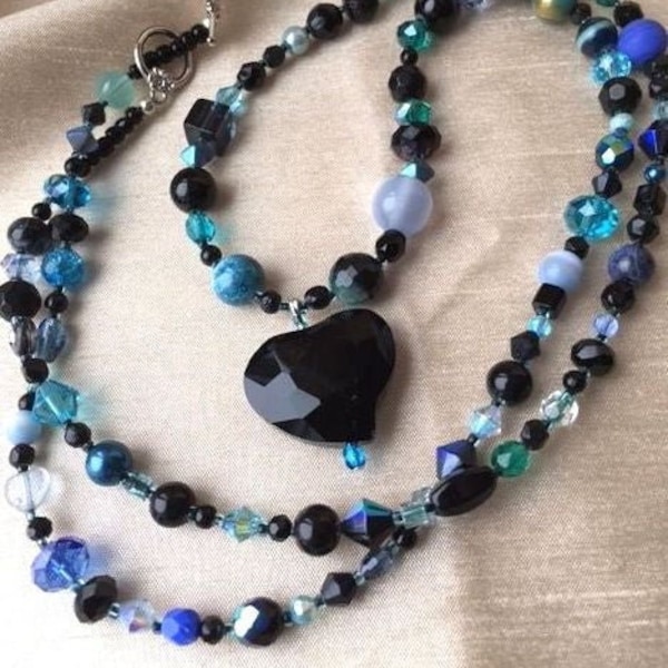 Heartshaped black pendant on long black and blue necklace and earrings set - peacock, turquoize, cobalt, royal, navy, azure, cyan, powder