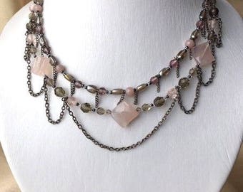 Pale pink and gun metal chain necklace ans earrings set - double-strand, grey, silver colour, pinkish white