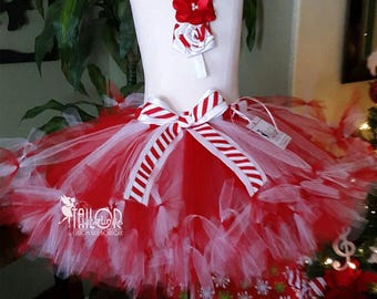 Vestido de tutú navideño con estampado de menta para niñas. Vestido de tutú navideño con estampado de menta para niñas. Vestido navideño festivo con estampado de menta.