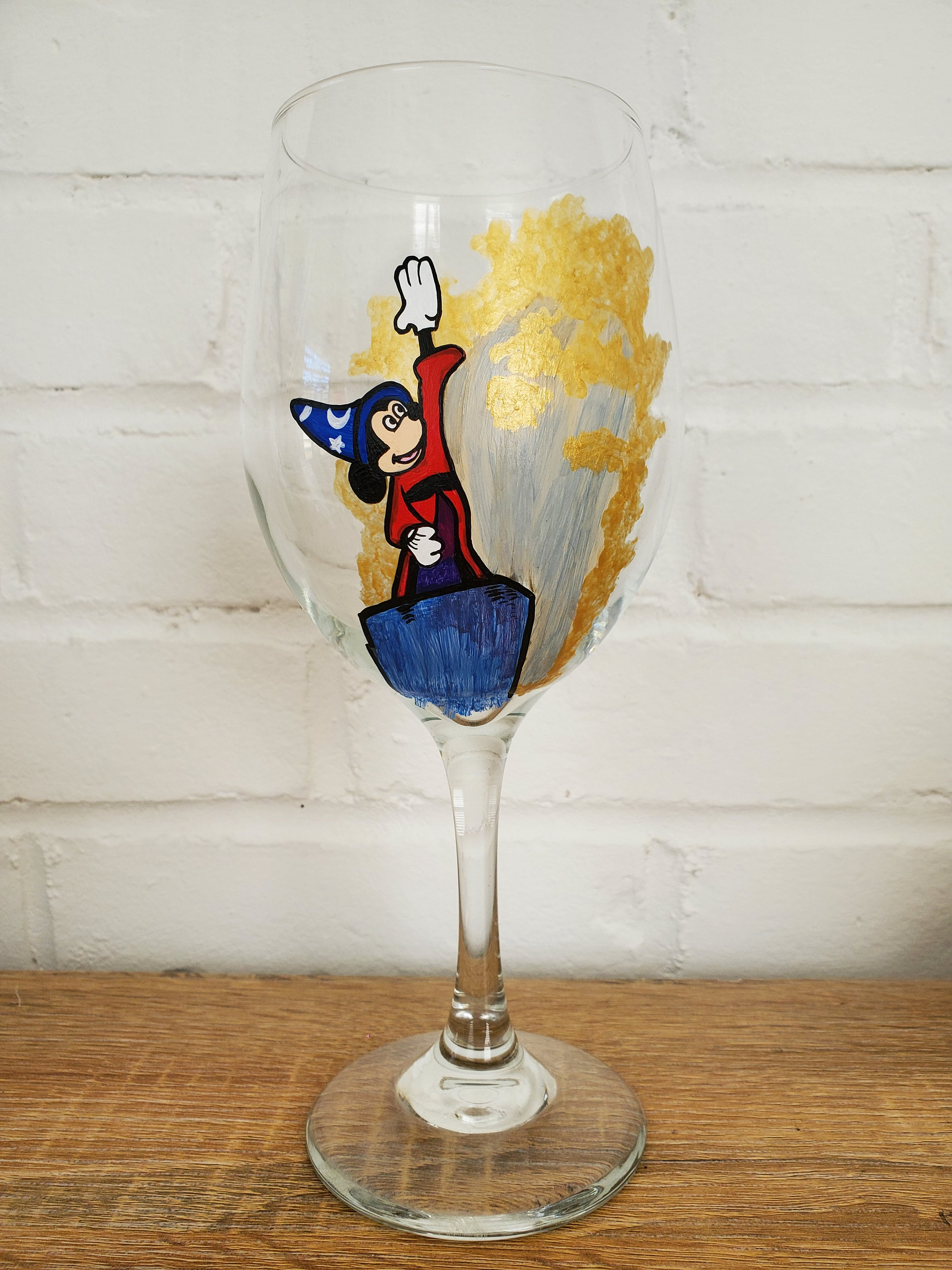Mickey Mouse and Minnie Mouse personalised wine Glass set of 2 wedding gift  Hand etched glass, ideal gift, red, white wine.85