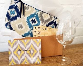 Beach Wine Gift Set: Starfish Wine Glass, 2 Scrabble Tile Coasters & Cosmetic Bag! Beach gifts, beach decor, starfish decor, beach theme