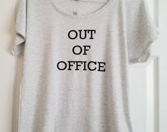 OUT OF OFFICE Tee Shirt- Light Heather Grey, Weekend Shirt, Weekend Tee, Brunch Shirt, Vacay Shirt, Vacation Tee, Out of Office shirt