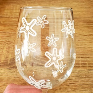White Starfish Wine Glass- Hand painted wine glass, Dishwasher Safe- starfish glass, beach wine glass, beach decor, starfish decor, beach