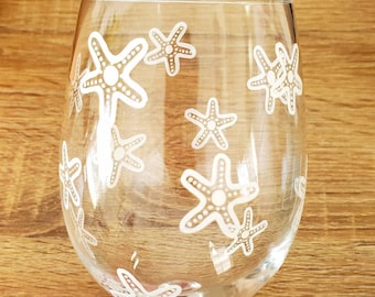 White Starfish Wine Glass- Hand painted wine glass, Dishwasher Safe- starfish glass, beach wine glass, beach decor, starfish decor, beach