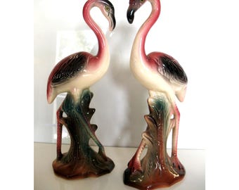 2 figurines vintage de flamants roses en céramique peinte, style moderne du milieu du siècle, décor de Floride