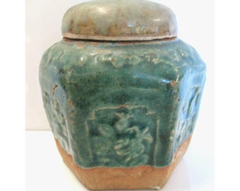 Pot à gingembre ancien chinois en grès émaillé vert avec couvercle, vintage