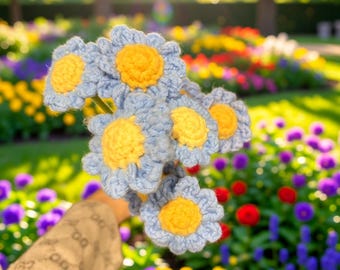 Set mit 8 handgefertigten gehäkelten blauen Gänseblümchen-Blumensträußen - gestrickte Blumenstielen, ewiges Blumengeschenk, Wohnkultur