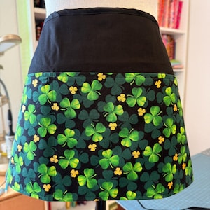 St. Patrick Waitress Server Waist Apron with 3 Pockets and Inside Key Latch