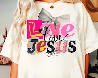 Amor a Jesús PNG, Camisa de Jesús a la moda PNG, Cristiano PNG, Diseño de Jesús preppy PNG, Versículo bíblico PNG, Fe PNG Camisa cristiana a la moda PNG