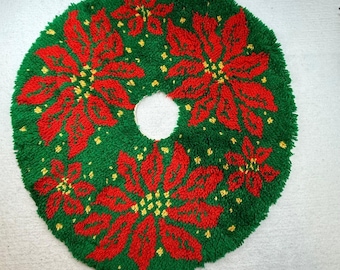 Vintage Christmas hook rug Tree Skirt Poinsettia homemade with love
