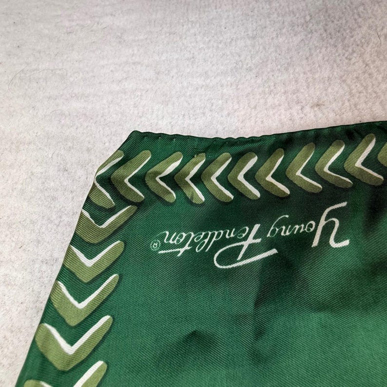 Bufanda de mezcla de seda Echo Young Pendleton con estampado de chevrón verde, estilo vintage, moderno y preppy, de estilo academia oscura. imagen 5