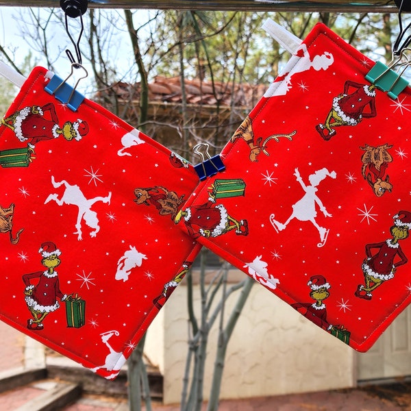 Handmade  quilted set of 2 pot holders hot pads Christmas How the Grinch Stole Christmas RED Holiday Festive