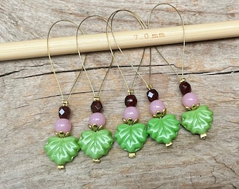 5 Maschenmarkierer mit böhmischen Glasperlen - Marker Maschenzähler - grün rosa opal weinrot gold - Set - Stricken, Strickhilfe, Blätter