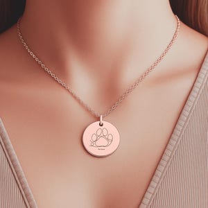 Pet pawl with pet name necklace, engraved with photo and name. Memorial jewelry, gifts for everyone.