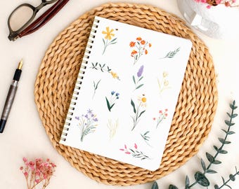 Estetiska säsongsbetonade spiralanteckningsböcker - 8 blommönster, 150 linjerade sidor, premiumpapper, guldbindning, present till henne, skrivjournal