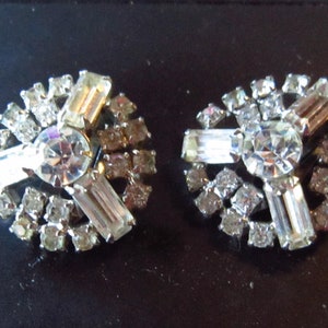 gorgeous vintage rhinestone clip earrings super sparkle 1&quot;