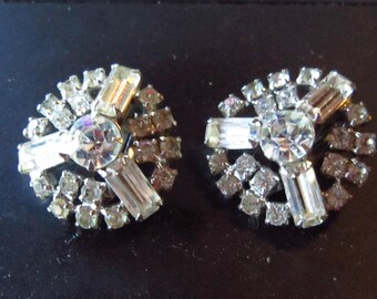 gorgeous vintage rhinestone clip earrings super sparkle 1"