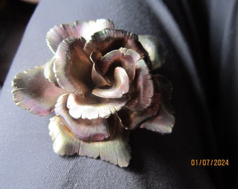 large signed giovanni brooch metal flower subtle shades of pink green beautiful piece 2 3/4"