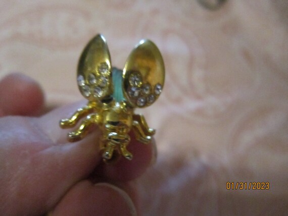 rhinestone bug pin moveable wings green body 1" View 2