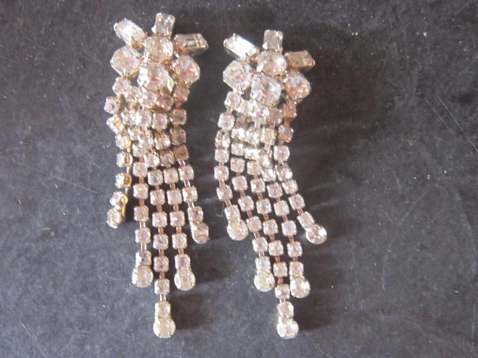 Boucles D’oreilles Clip « Grandmas Estate » – Strass, Drop De 3 Pouces – Occasion, Très Bon état