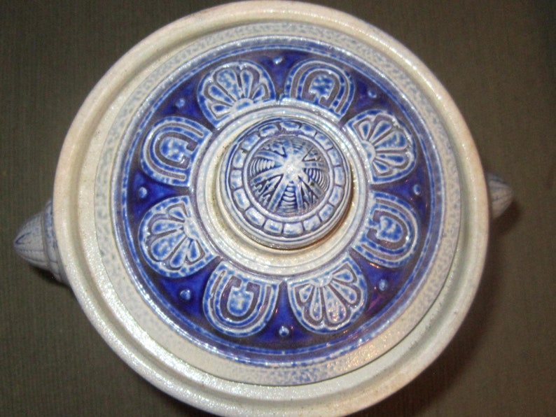 german salt glazed covered jar tobacco large cobalt blue jar