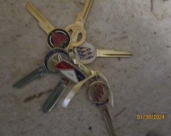 lot of 6 vintage uncut car keys valiant buick plymouth lark
