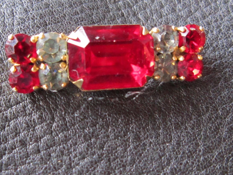 Vogue red crystal pin clear red rhinestones lovely brooch 1 34