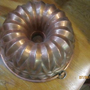 beautiful german copper mold zinc lined 8 1/2" across germany
