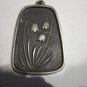 gorgeous signed R Landerholm pewter pendant tenn 2 1/2&quot; by 1 1/2&quot;