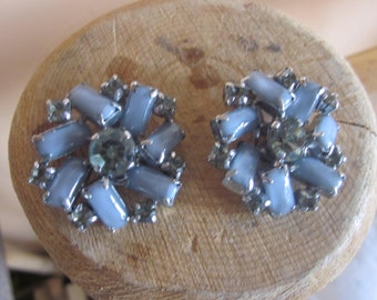 clip earrings. . beautiful..earrings rhinestone with gray stones unusual