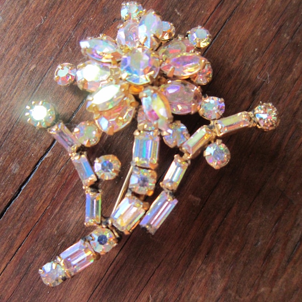 vintage weiss AB stone brooch gorgeous sparkle 2" by  1 1/2"