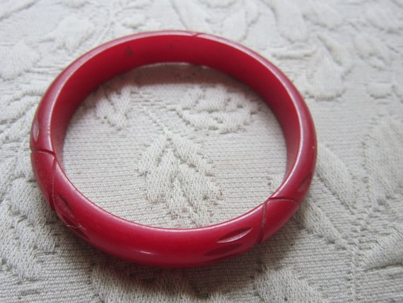 deep cherry red bakelite bangle bracelet, bakelit… - image 1