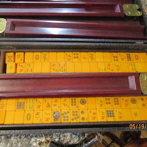 vintage mahjong set 152 bakelite tiles 4 trays with case