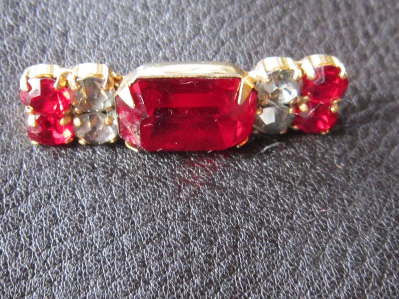 Vogue red crystal pin clear red rhinestones lovely brooch 1 34