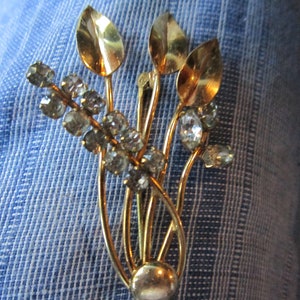 lovely vintage gold filled rhinestone pin 2 1/4&quot; long beautiful sparkle