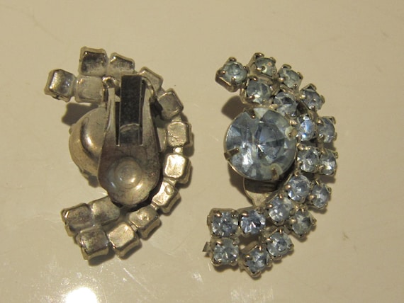 vintage rhinestone clip earrings 1 1/2" by 3/4" i… - image 3