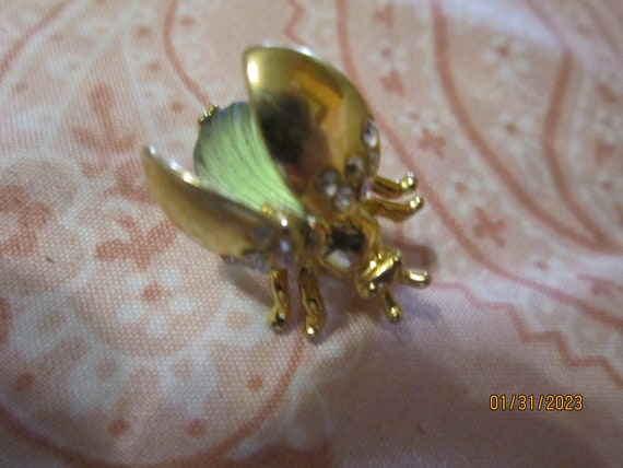 rhinestone bug pin moveable wings green body 1"