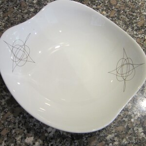 eva zeisel fantasy pattern serving bowl 9&quot; great condition