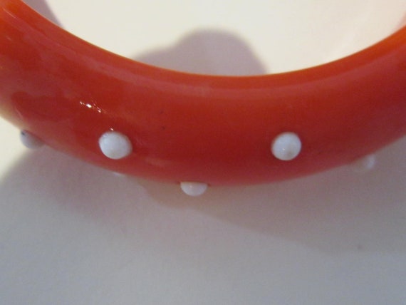 RARE orange bakelite bangle with white raised dot… - image 3