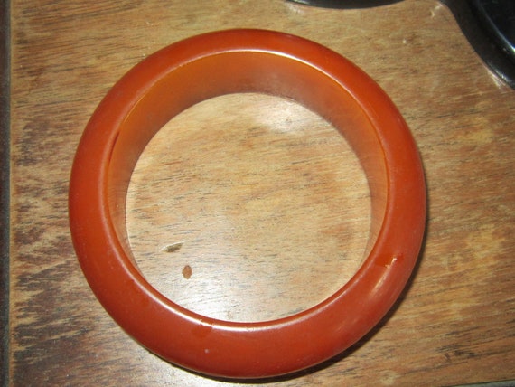 chunky butterscotch bakelite bangle bracelet thic… - image 4