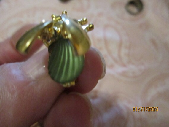 rhinestone bug pin moveable wings green body 1" View 3
