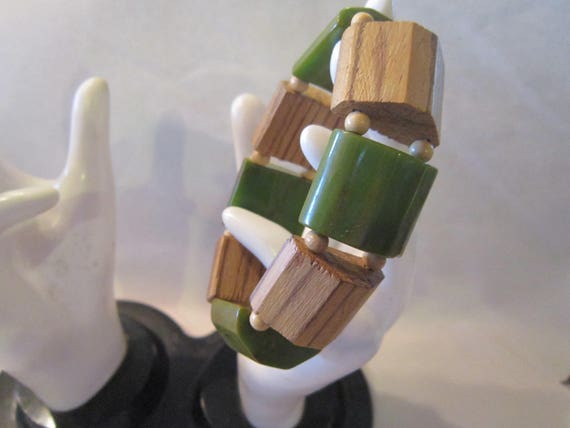 green bakelite & wood braclelet gorgeous vintage … - image 2