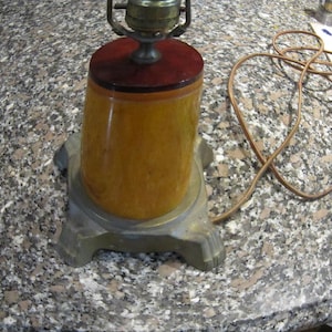 awesome vintage bakelite lamp butterscotch bakelite great condition 10&quot; tall to socket cast iron base 5 3/4&quot; across
