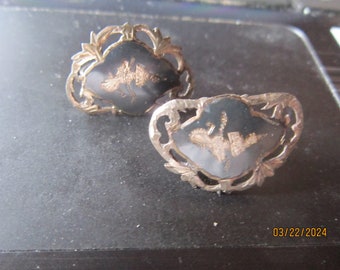 pair of vintage sterling screw back earrings siam