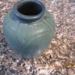 hampshire pottery vase gorgeous blue green matte glaze mint condition