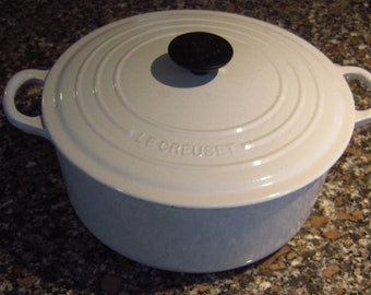 white Le Crueset pot # 26 excellent enamel pot