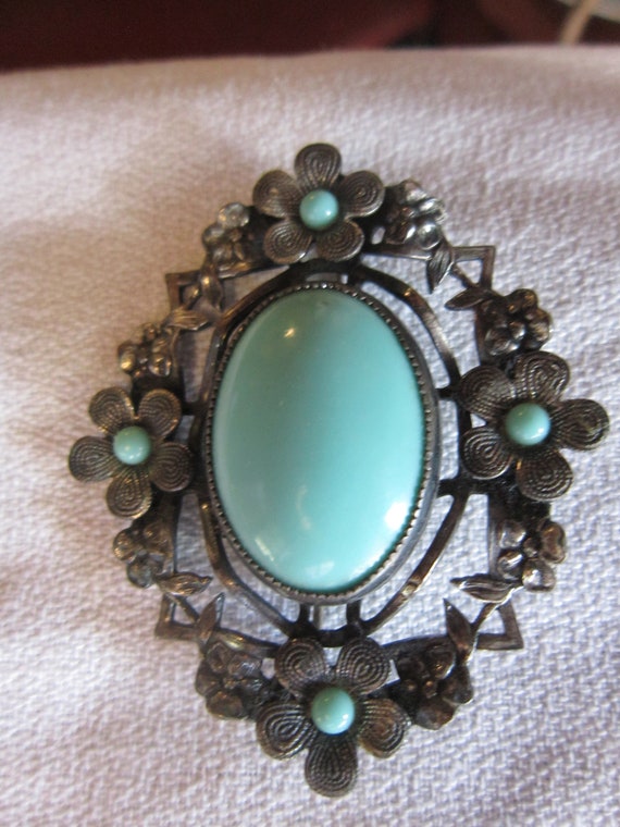 lovely vintage brooch robins egg blue stone great 