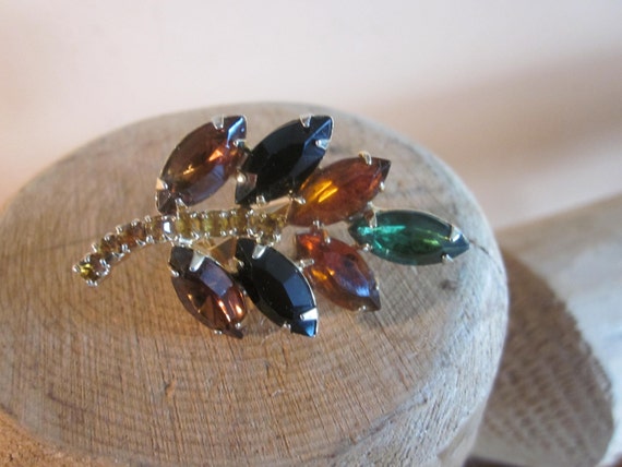 colored rhinestone leaf brooch, pin, green  and b… - image 4