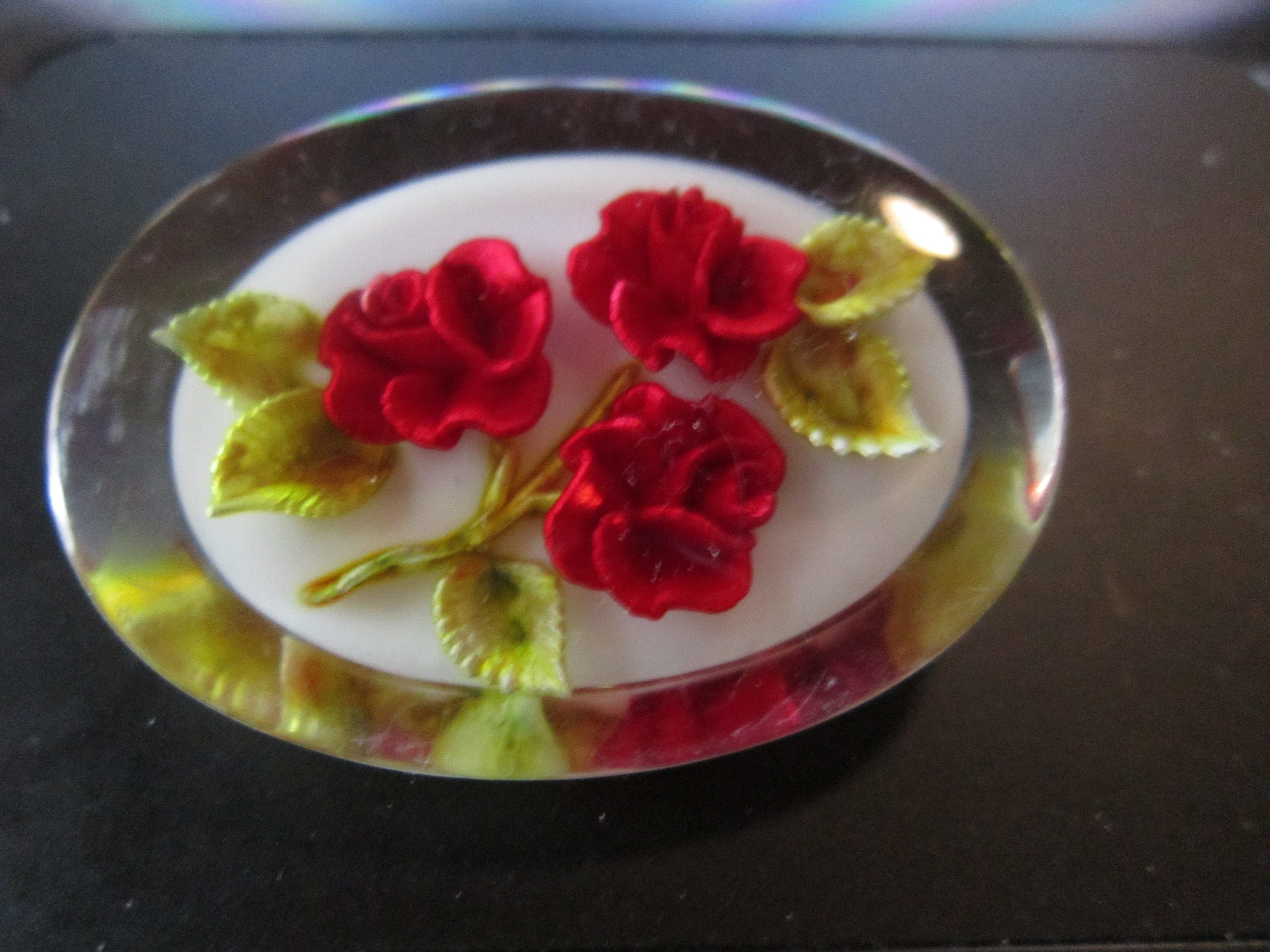 アンティークルーサイト バラの彫刻置物 1940年代のヴィンテージ、コロ