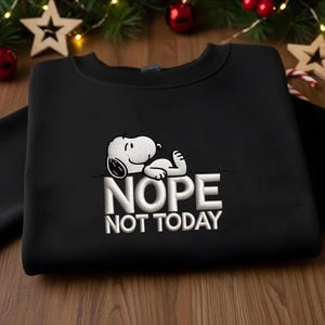 Snoopy Nope broderidesign, rolig tecknad maskinbroderifil, jordnötter-stil, omedelbar nedladdning